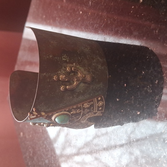 Turquoise Cuff Bracelet - Picture 4 of 5